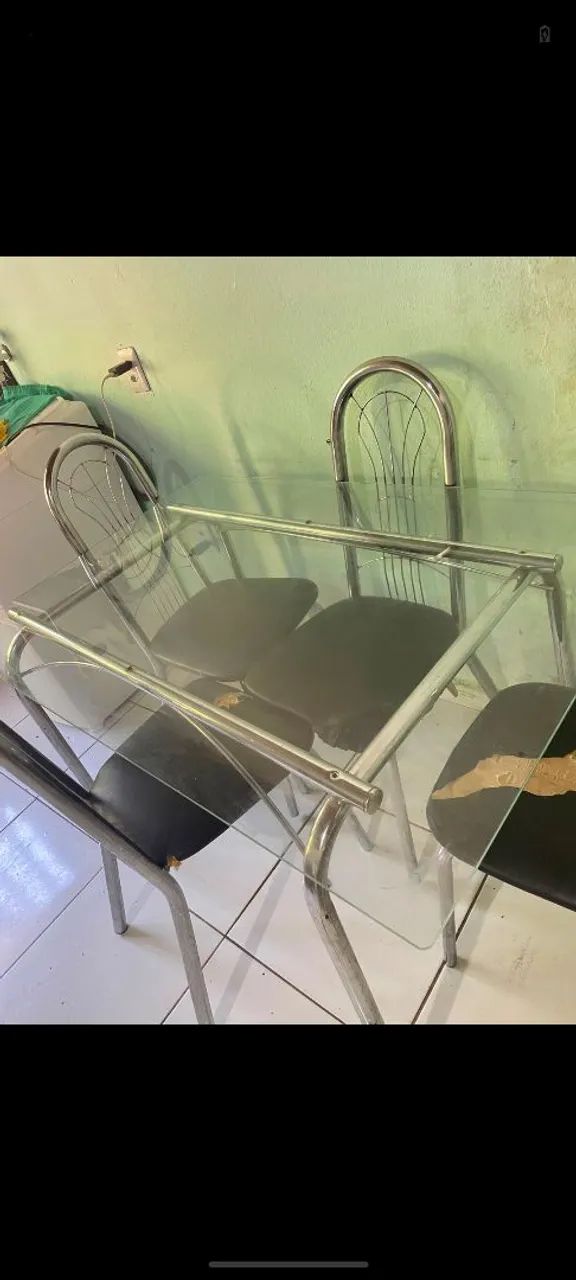 Mesa com 4 cadeiras