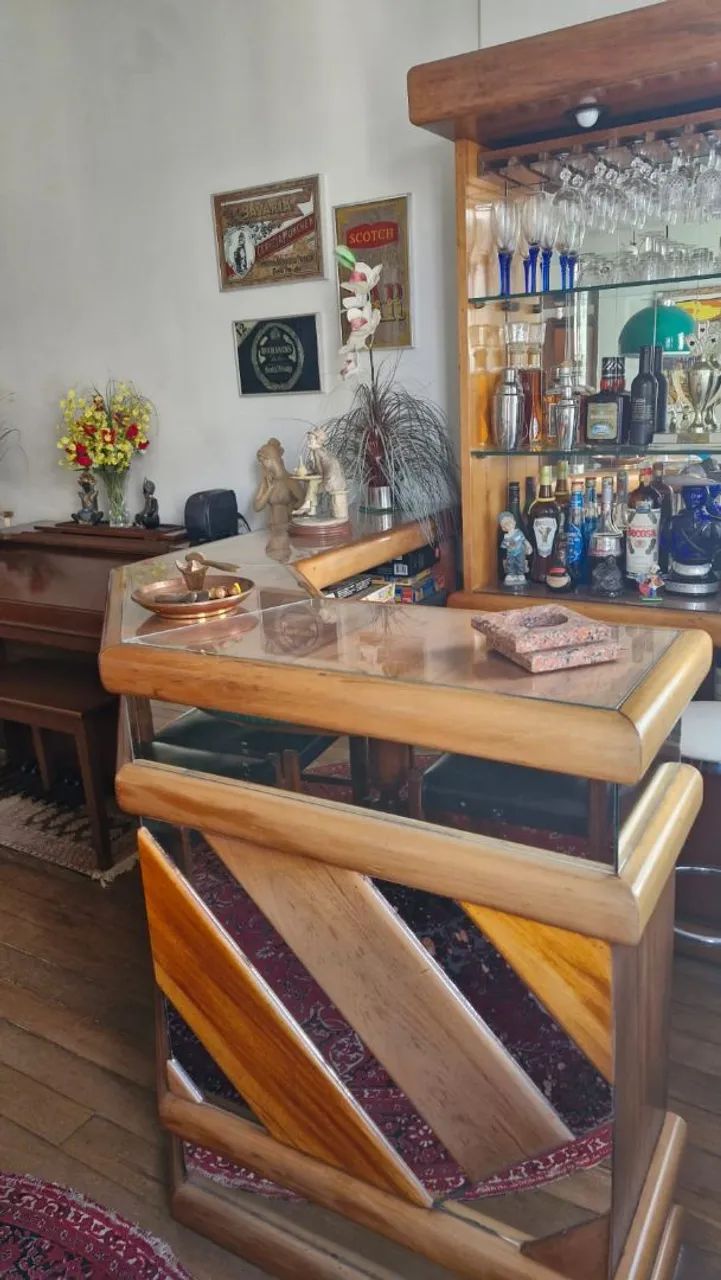 Balcão de bar em mogno