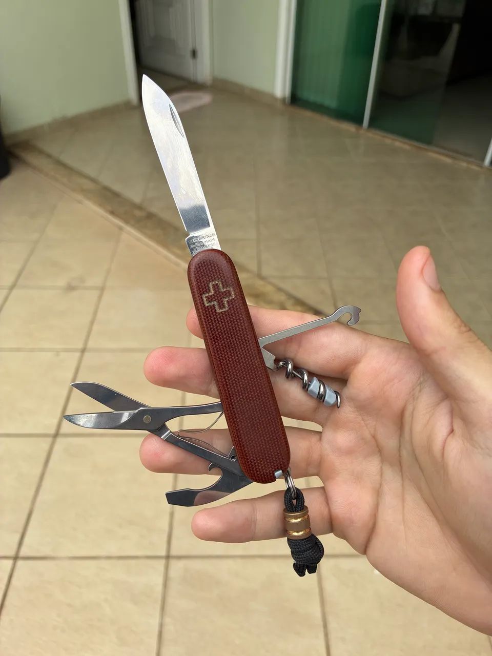Canivete Victorinox Compact com talas de micarta