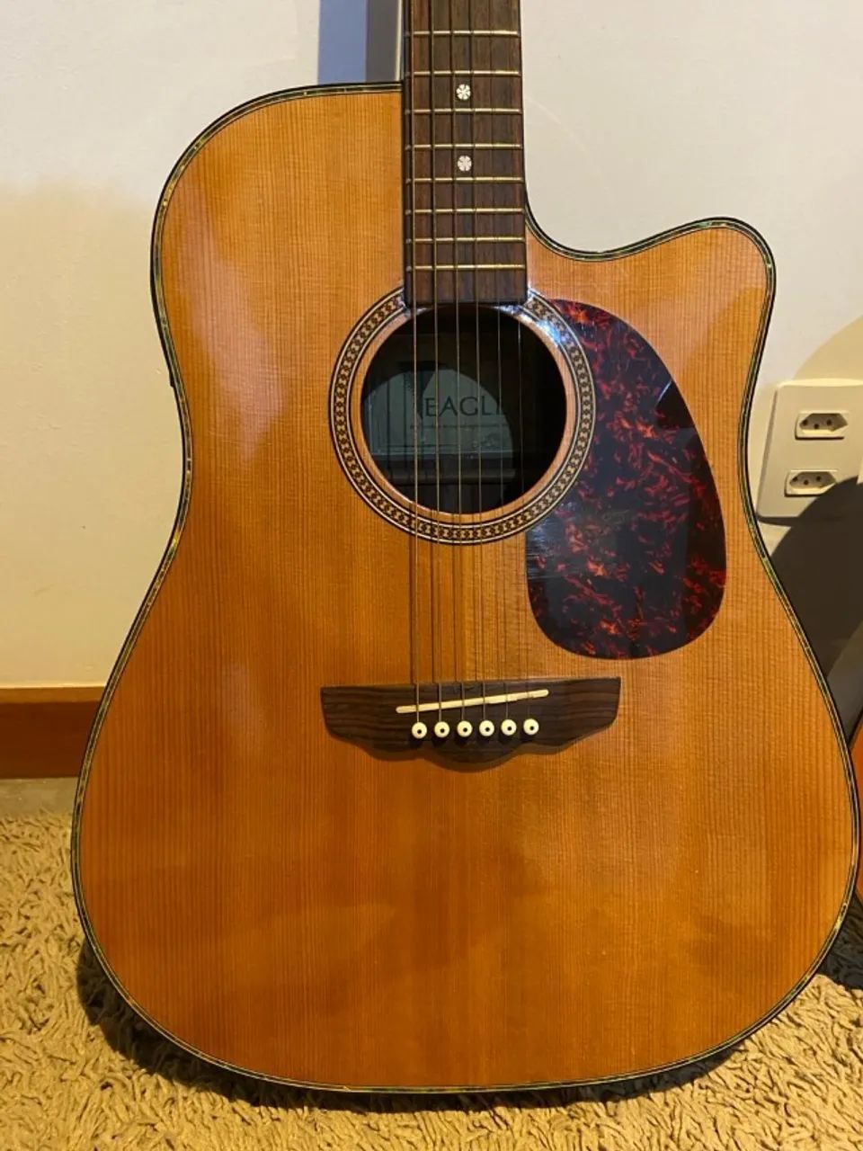 Violão Eagle EG660NT - Tampo maciço