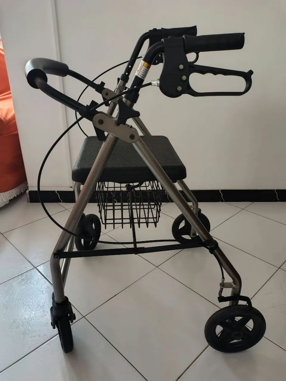 Andador para idoso de 4 rodas - Foto 2