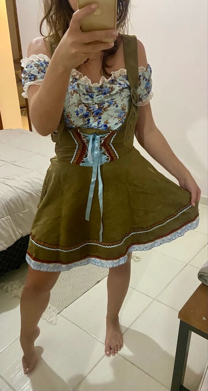 Trajes típicos Oktoberfest feminino com 2 modelos 