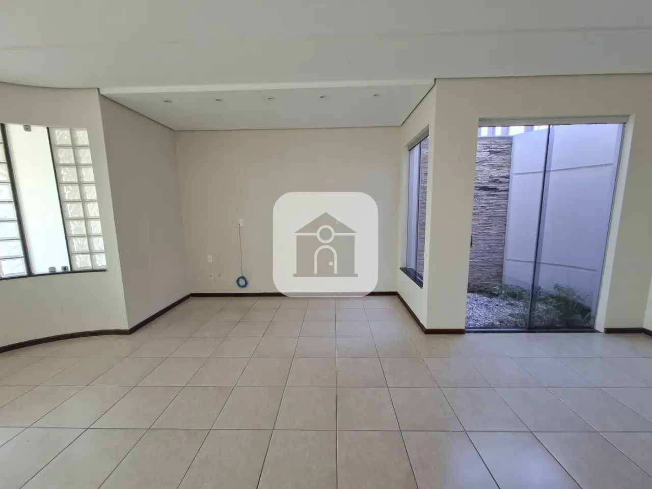 Casa comecial para locação e vendas no bairro Centro - Foto 2