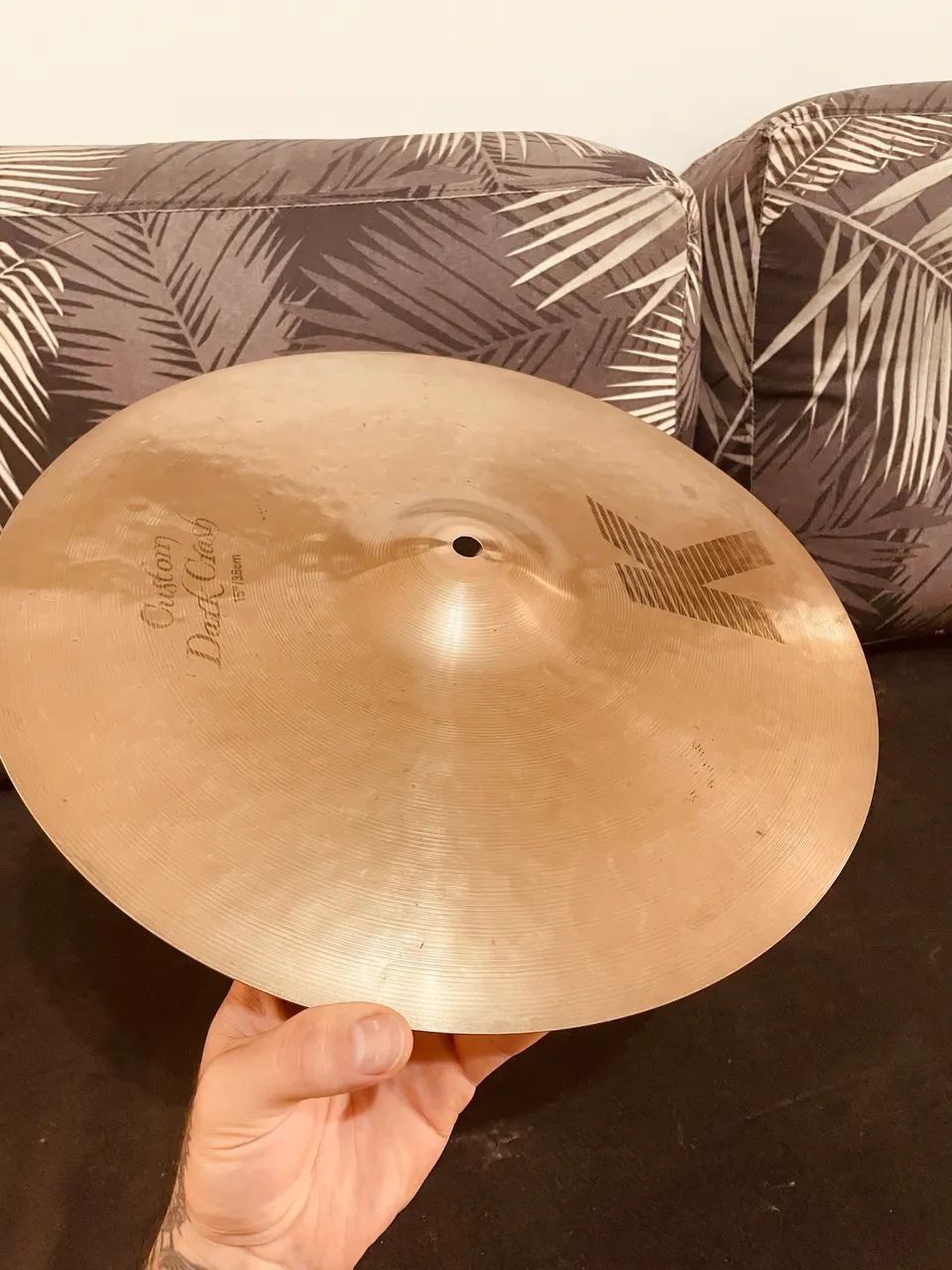 Crash Zildjian Custom Dark 15?/ 38cm - Instrumentos musicais
