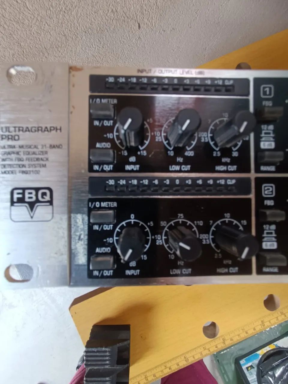 Equalizador Bheringer FBQ3102