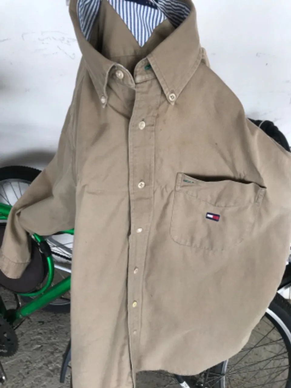 Camisa Tommy Hilfiger Original - Bege Khaki 100% Algodão - Tam M - Ja usada algumas vezes  - Foto 4