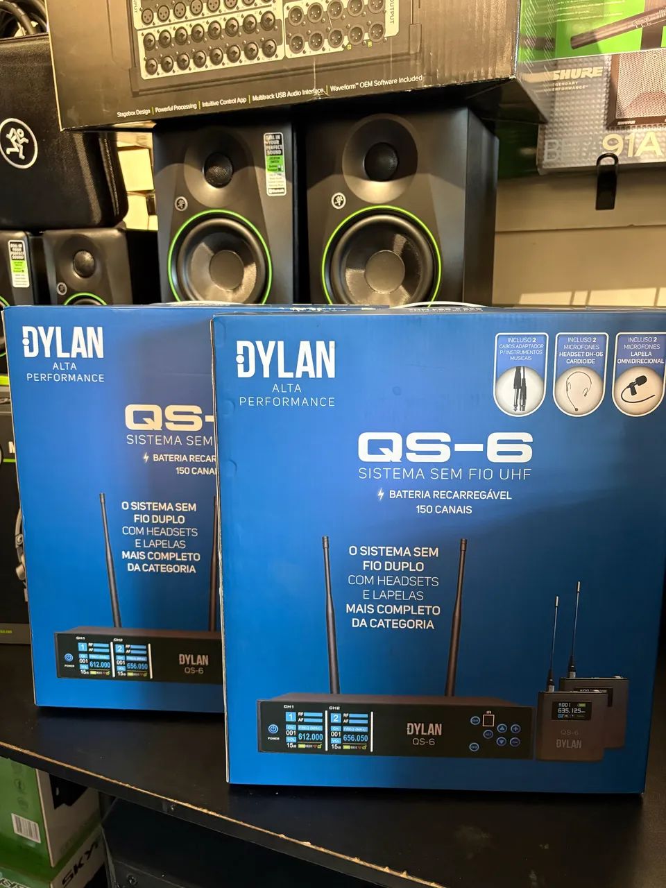 Microfone Sem Fio Dylan Qs 6 Duplo Headset/ Lapela/ Instrume Preto