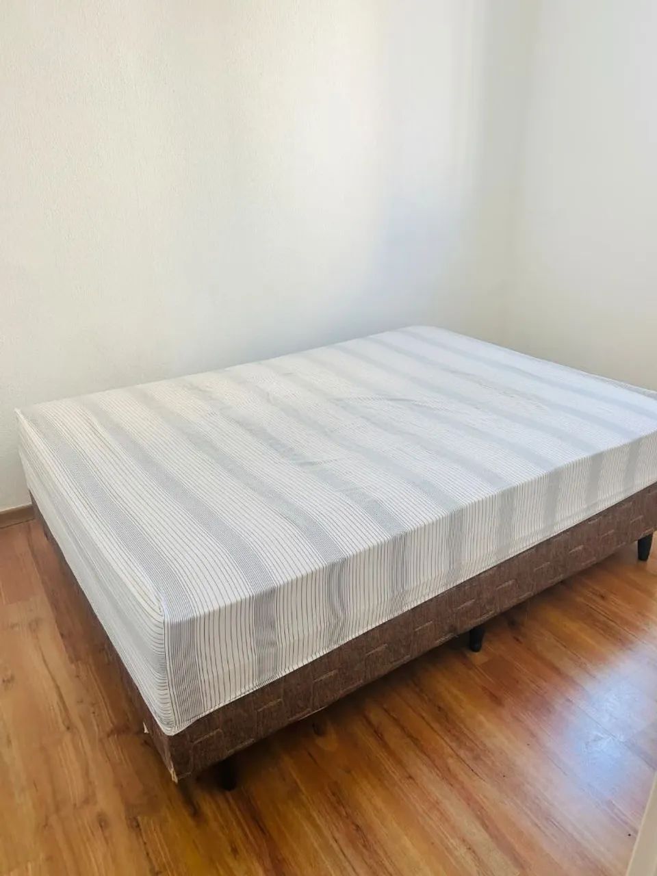 Cama box  novíssimo 
