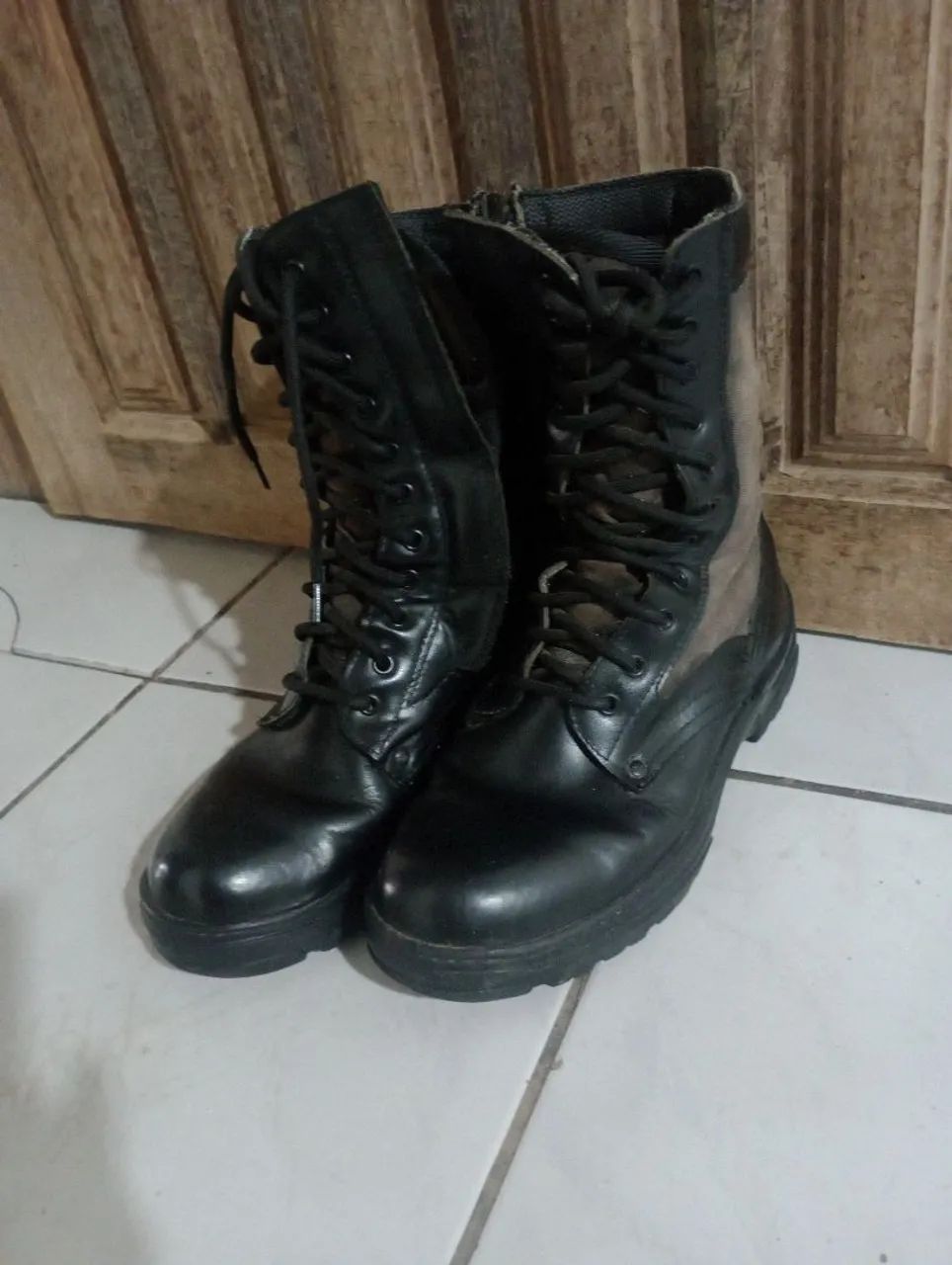 Bota semi nova 