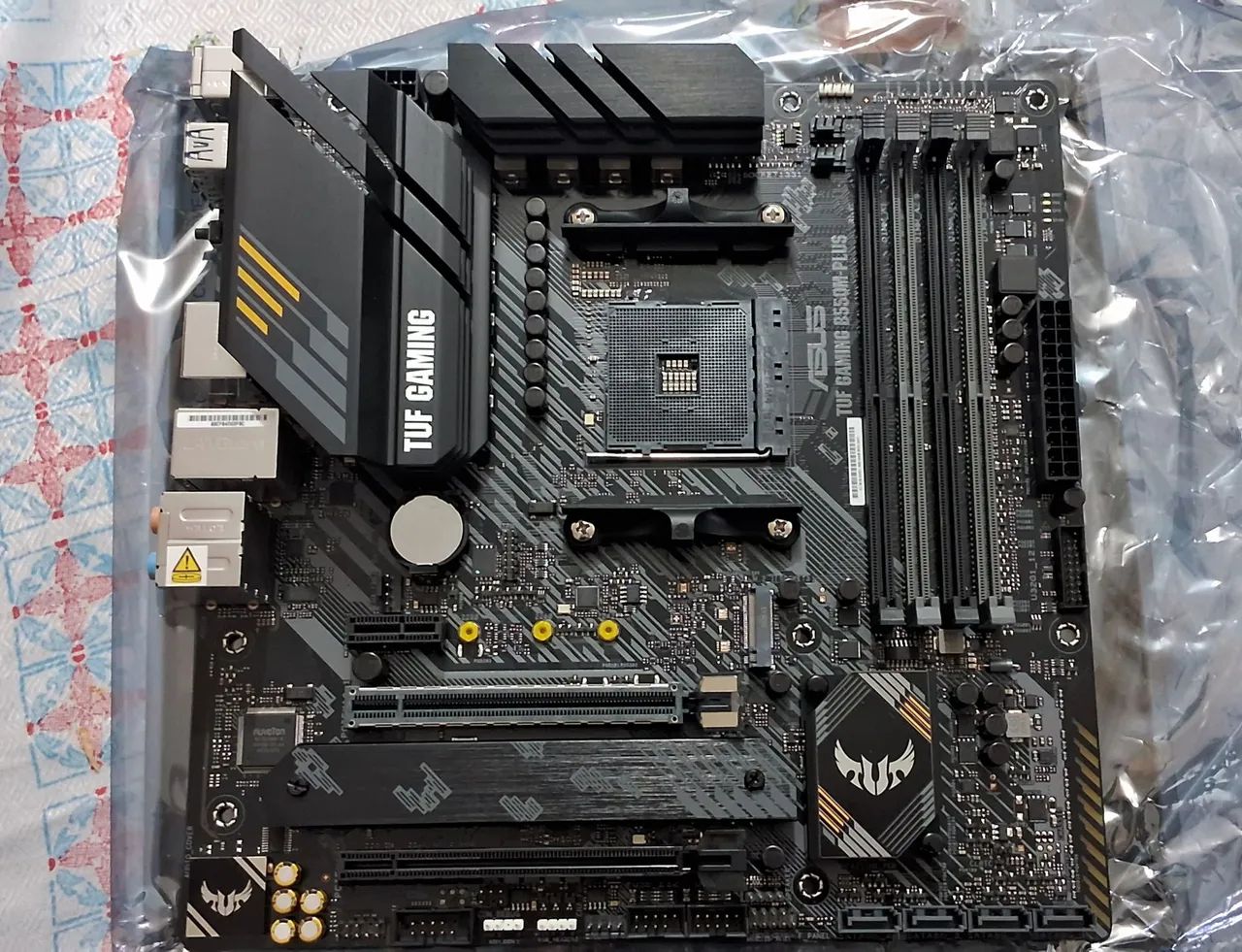 Placa Mãe Asus Tug Gaming B550M Plus. - Foto 4