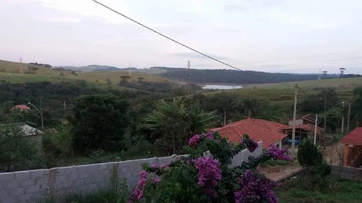 Casa na cidade de Alumínio SP próx a represa 