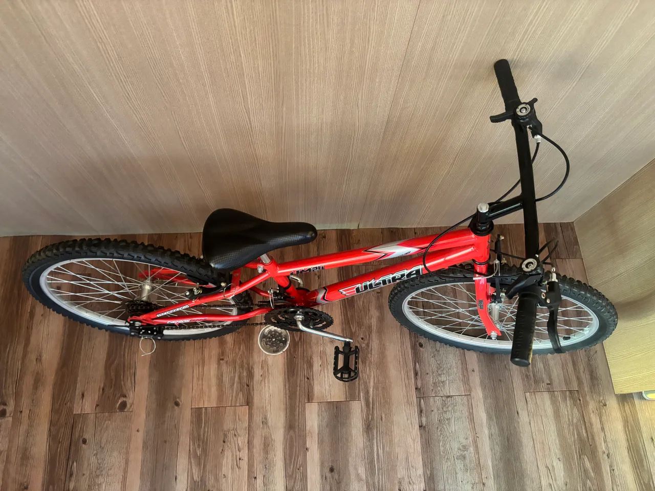 Bicicleta ultra bikes aro 24 com 18 marchas vermelha  - Foto 3