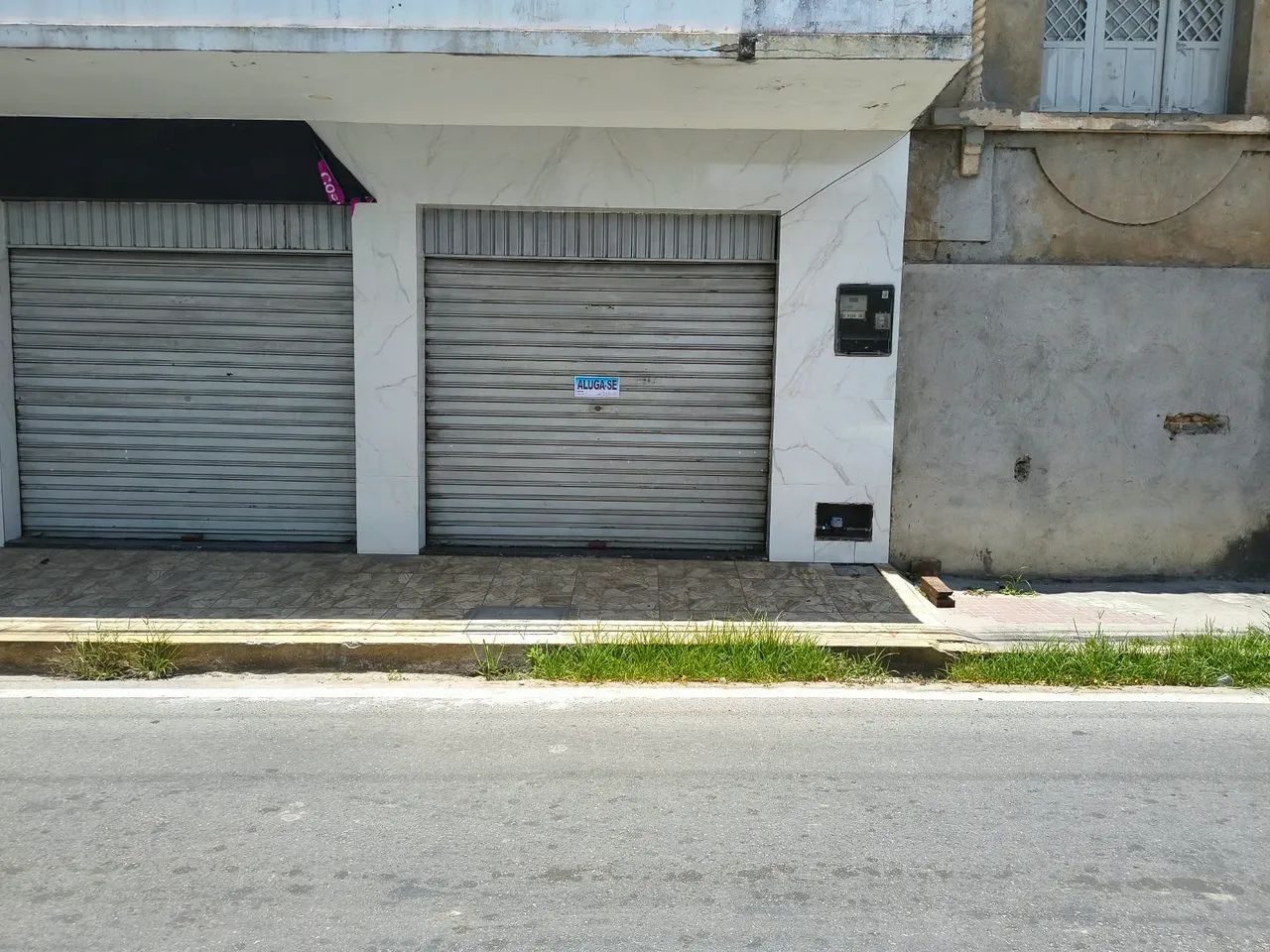 Aluga-se ponto comercial 