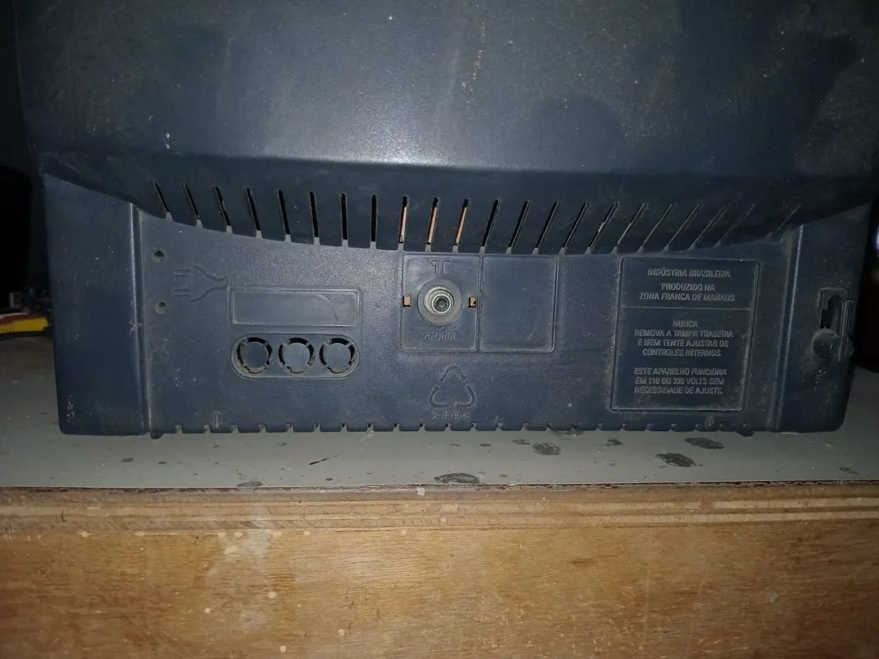 TV 14 polegadas PHILIPS. Não é brechó. Aceito PIX, dinheiro e cartão (débito e crédito). - Foto 3