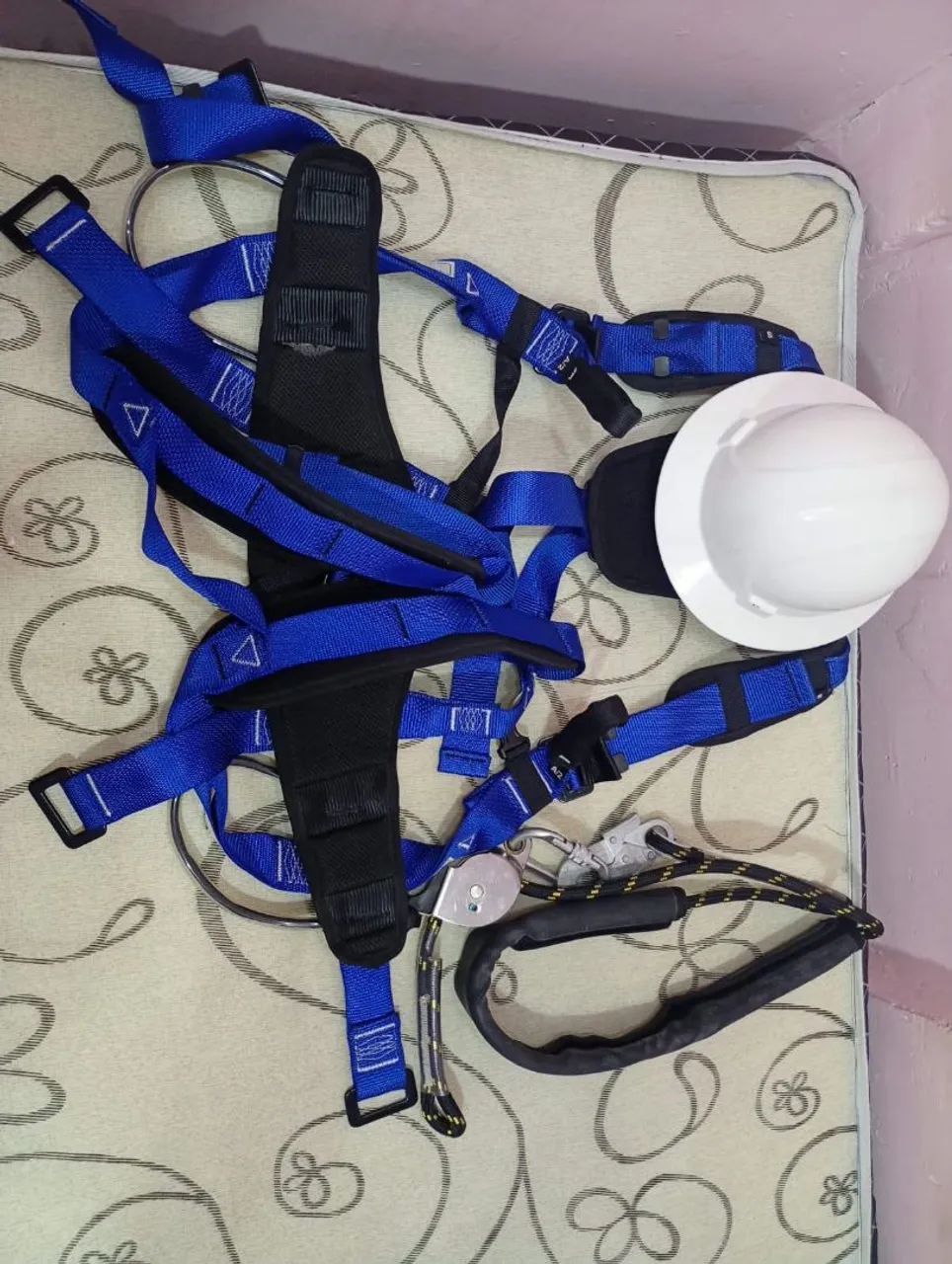 Kit linha de vida com cinto, talabarte e capacete  - Foto 3