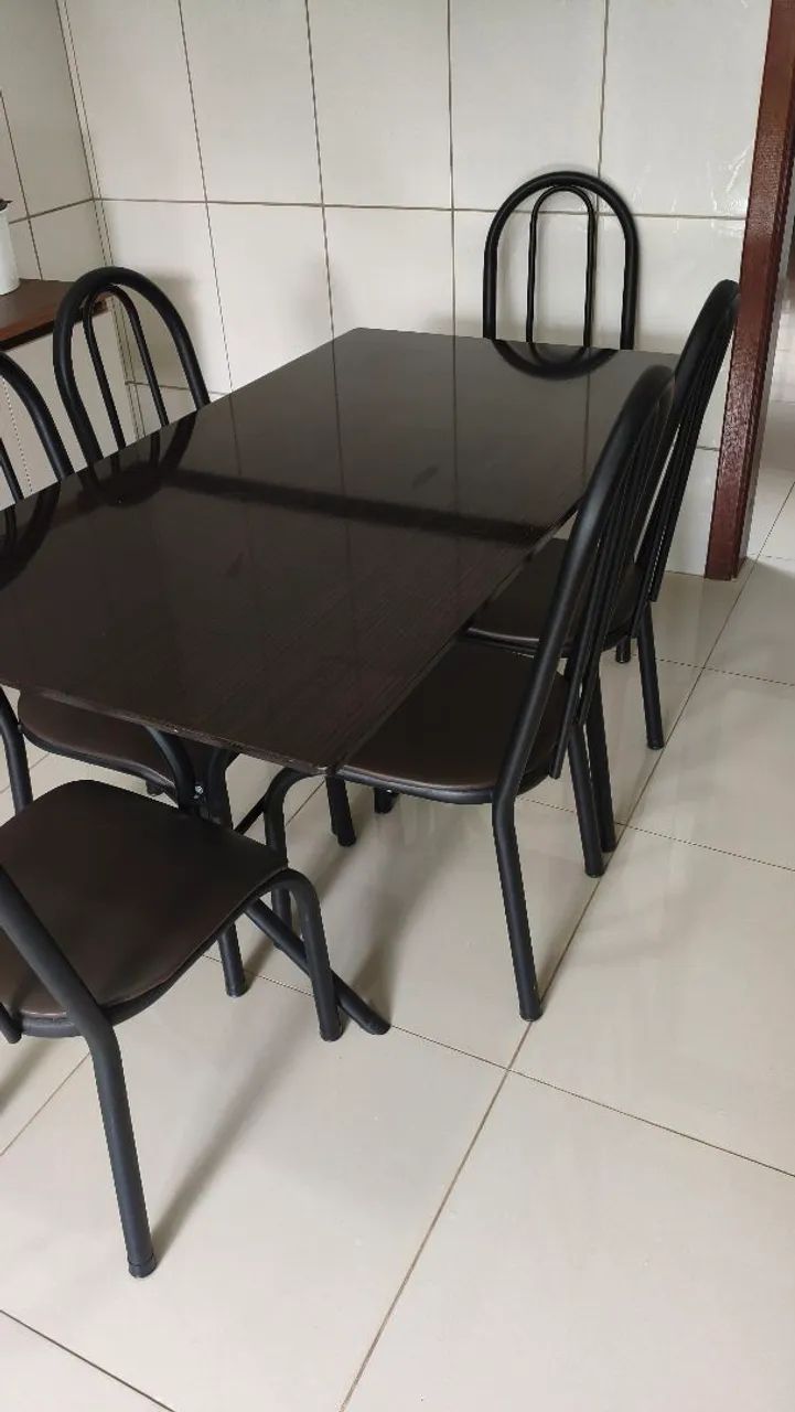 Mesa com cadeiras - Foto 2