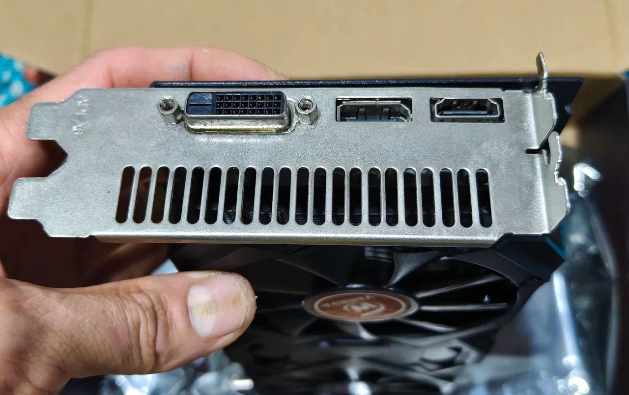 Placa de vídeo RX 580 8gb * defeito* - Foto 3