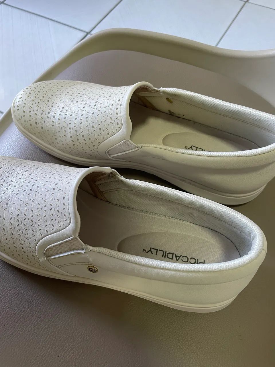 tenis slip on Piccadilly branco off - Foto 4
