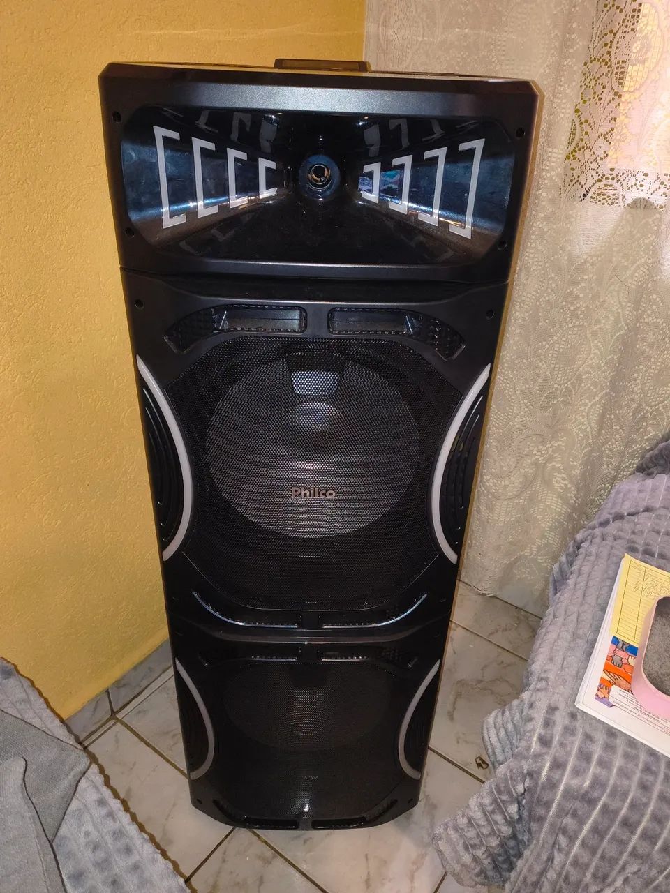 Caixa de som Philco PCX3500 praticamente sem utilização.