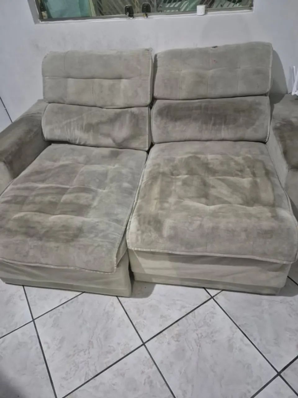 Sofá retrátil em perfeito estado e confortável