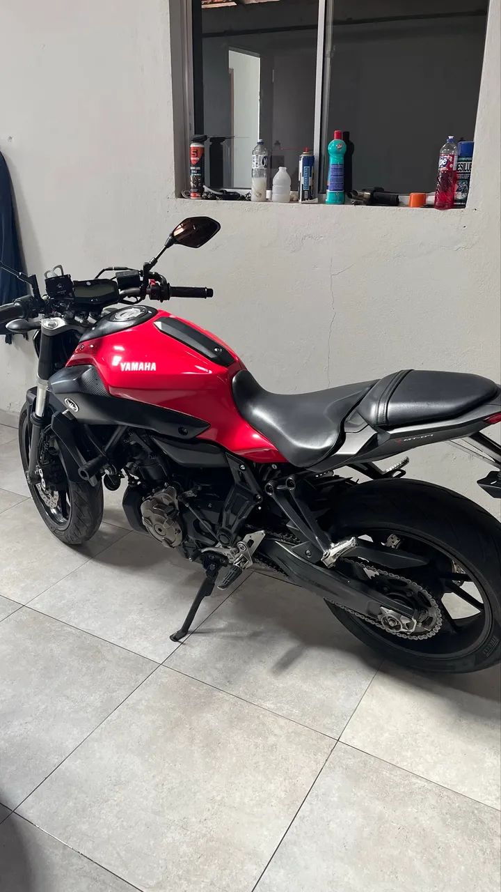 MT 07 Abs com akrapovic