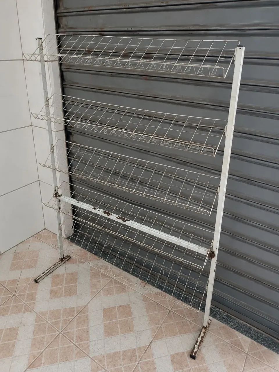 Expositor de ferro