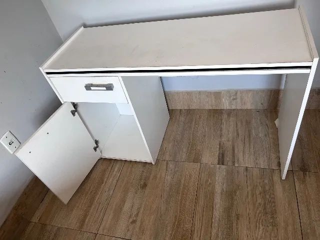 Escrivaninha branca com uma gaveta - Foto 3