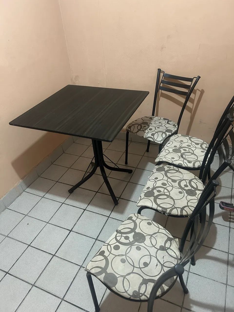 Mesa Granito + 4 cadeiras - Foto 2