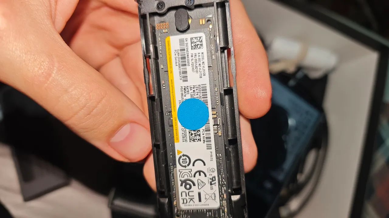 SSD nvme 512gb Samsung PM9A1 + enclosure (novo) - Armazenamento