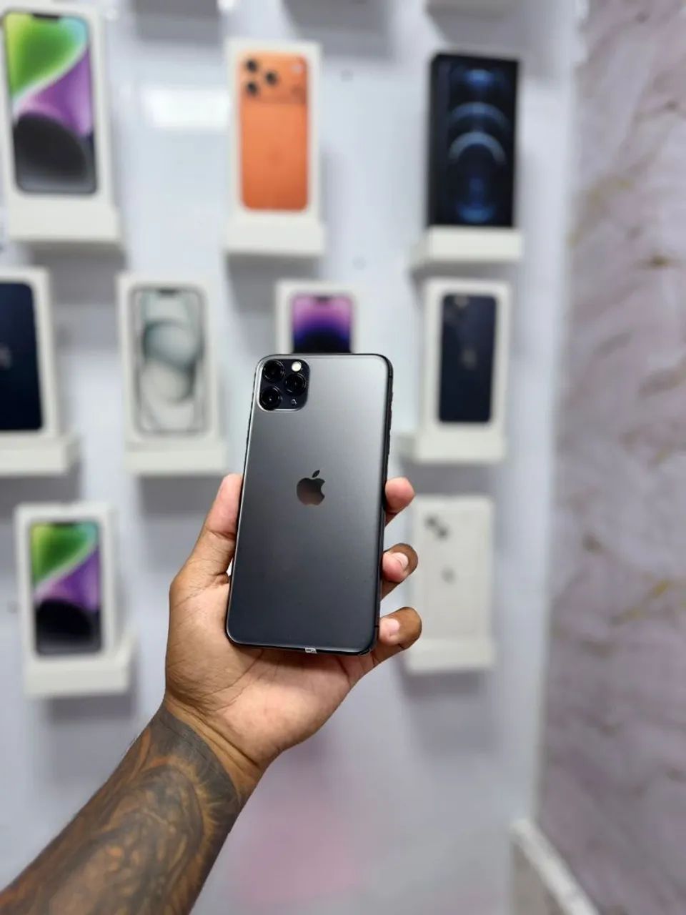 IPHONE 11 PRO MAX 64GB TELA NOVA<br>R$ 1.299,00
