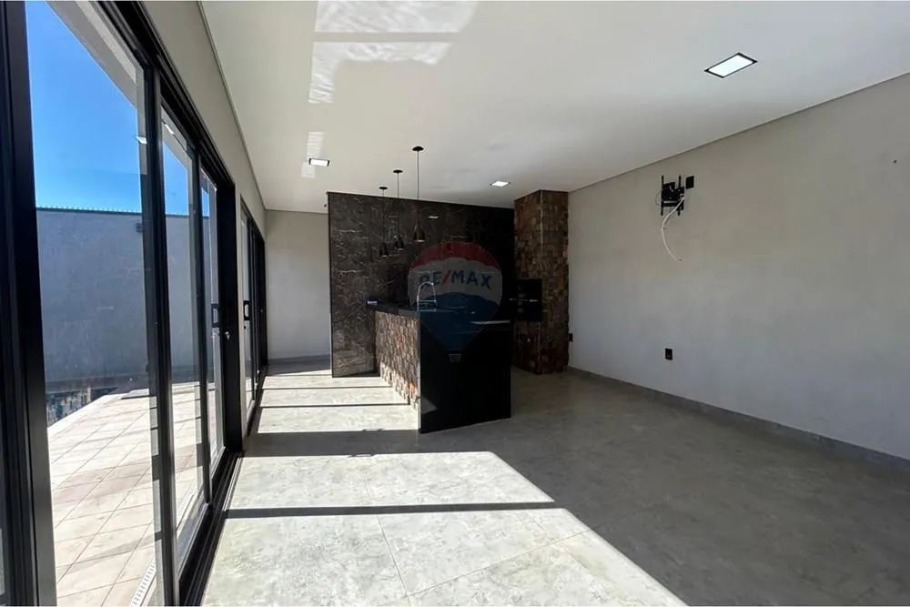 Viva com conforto: casa completa e moderna no Veneza - Foto 5