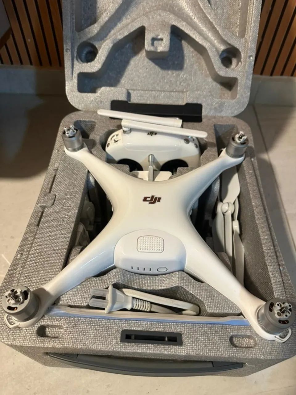 Drone DJI Phantom 4 PRO v2.0 - Foto 2