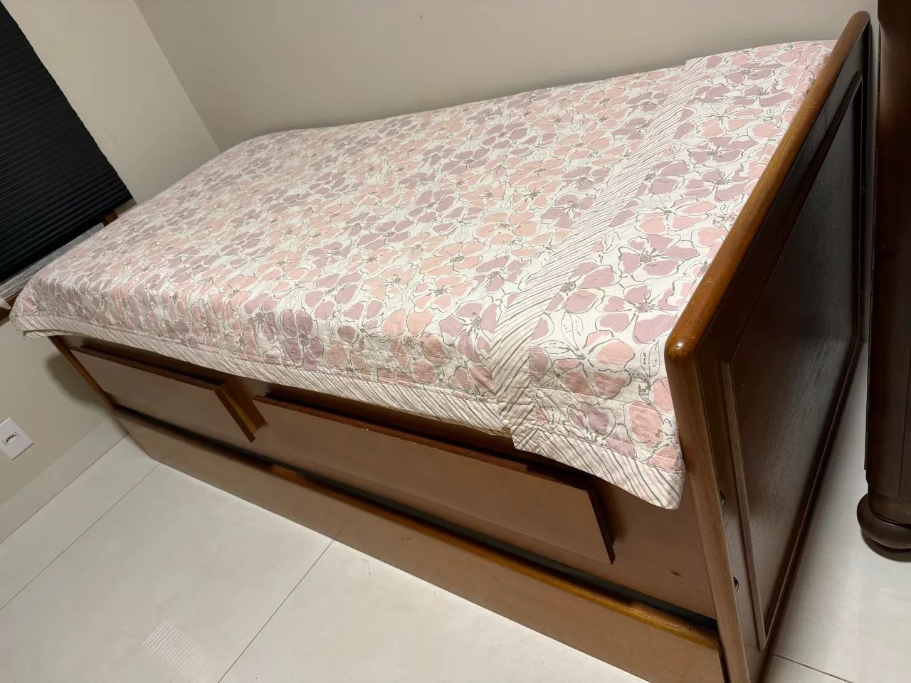 Vendo bicama de madeira 
