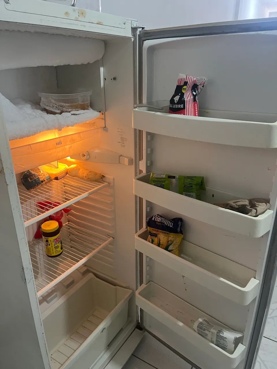 Cama, fogão, geladeira e Rack  - Foto 3