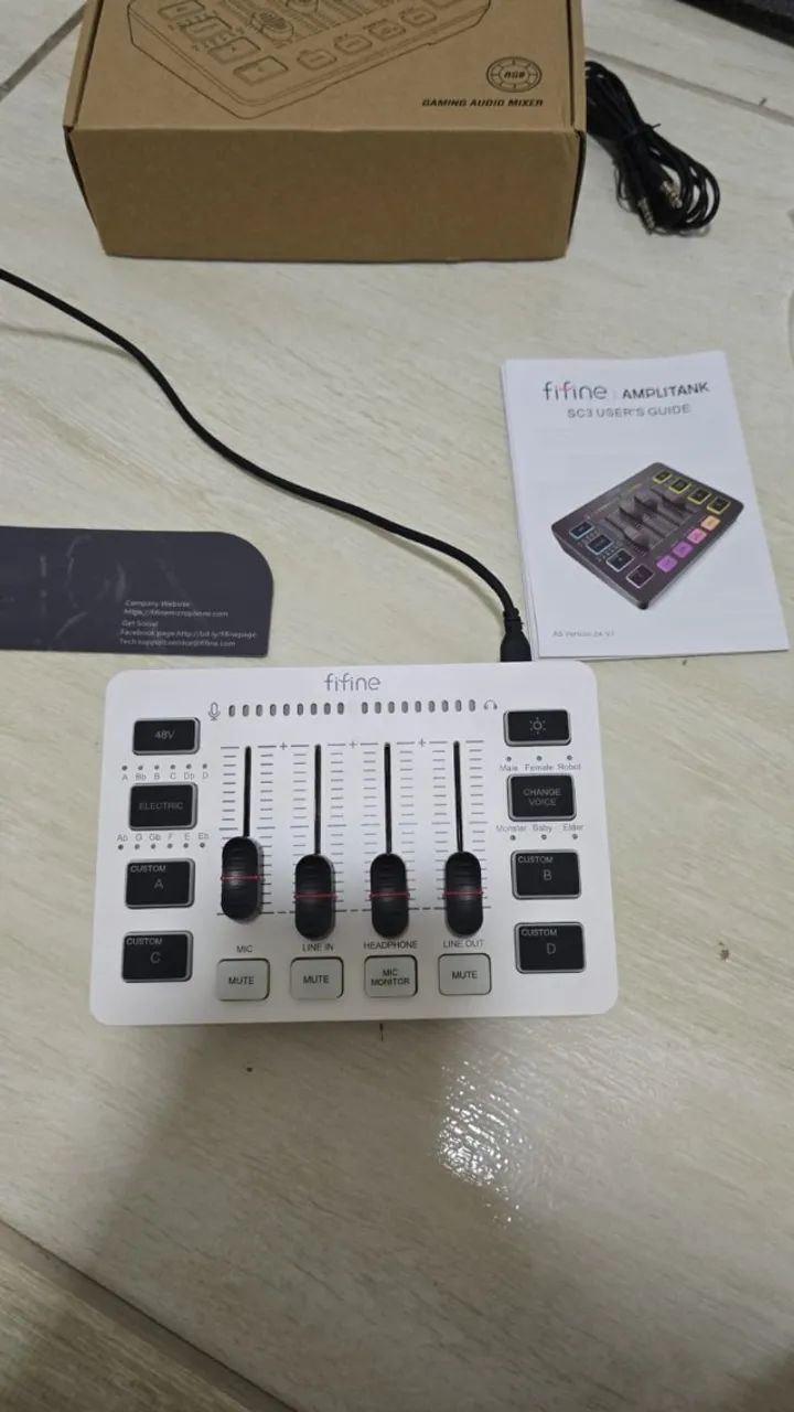 Interface de Áudio Fifine SC3
