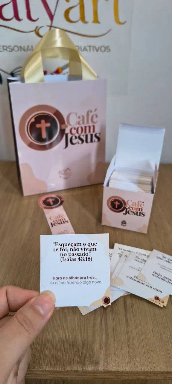 Kit Café Com Jesus Caixa Com Mensagens Diárias E Sacola Personalizada - Foto 3