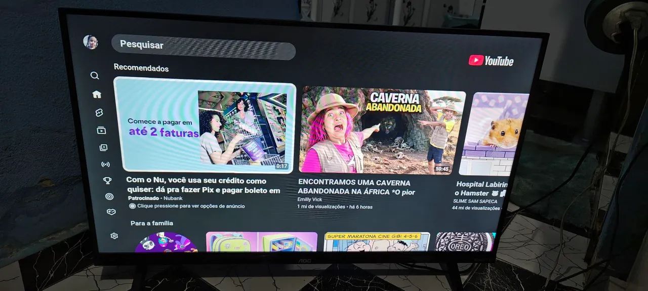 Tv esmart novo com pezinho e controle da mas nova 