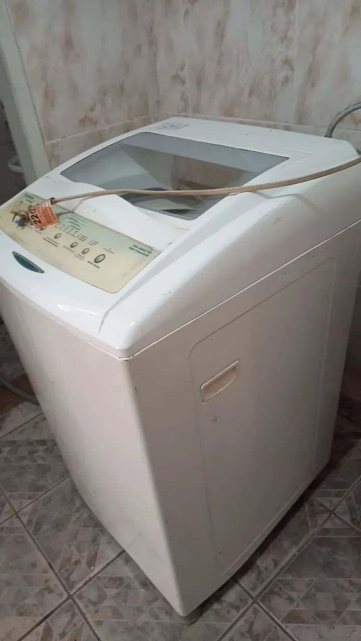 Máquina de lavar funcionado 