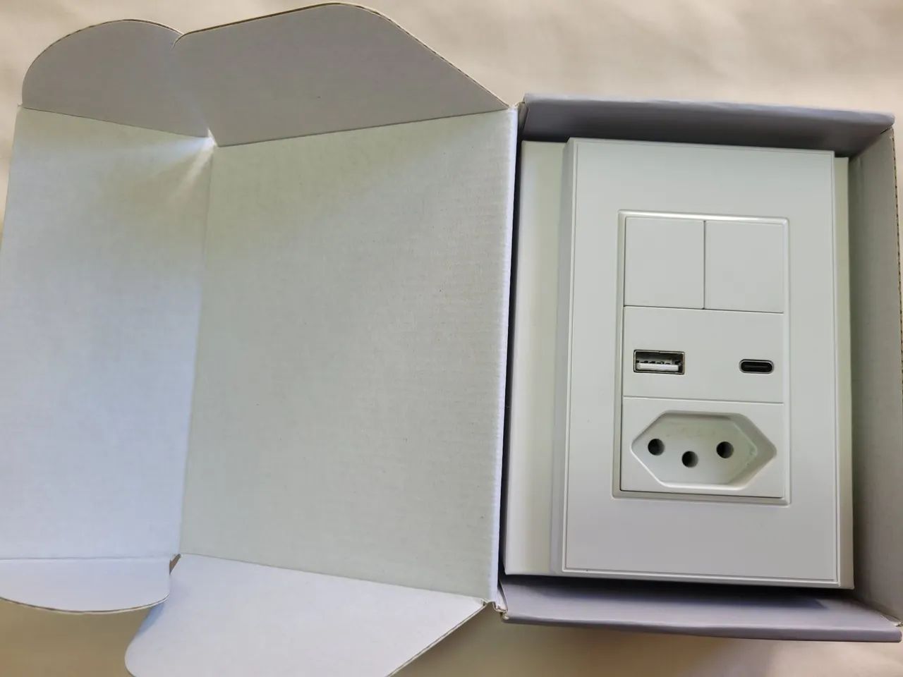 Interruptor zigbee 2 canais com tomada e 2 USB