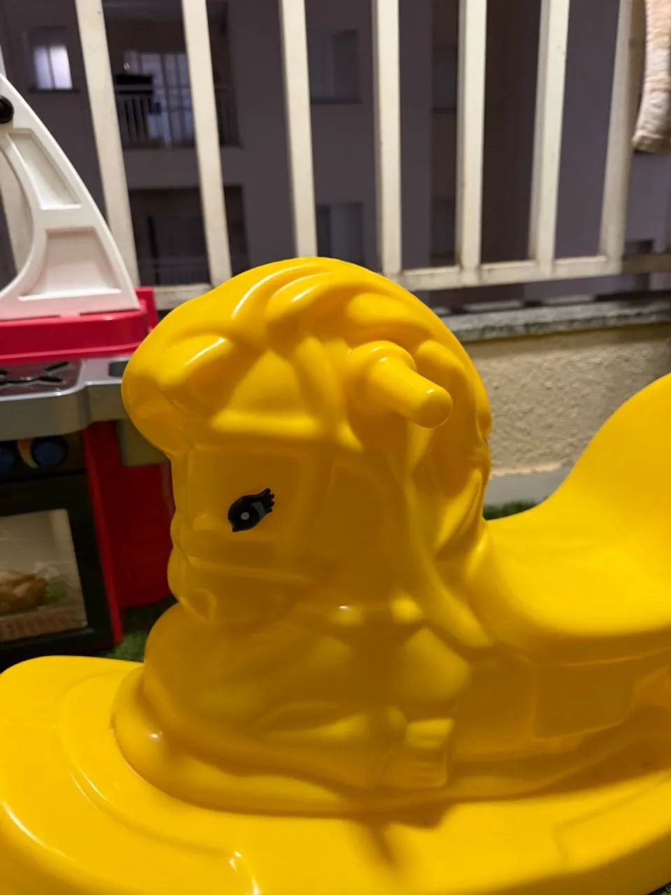 Cavalinho de plástico balanço  - Foto 2
