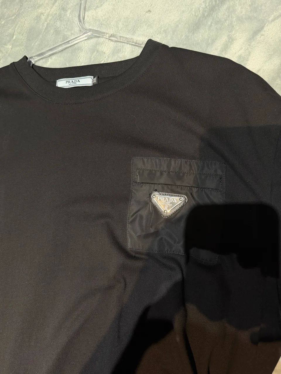 Camiseta Prada oversized importada  - Foto 2