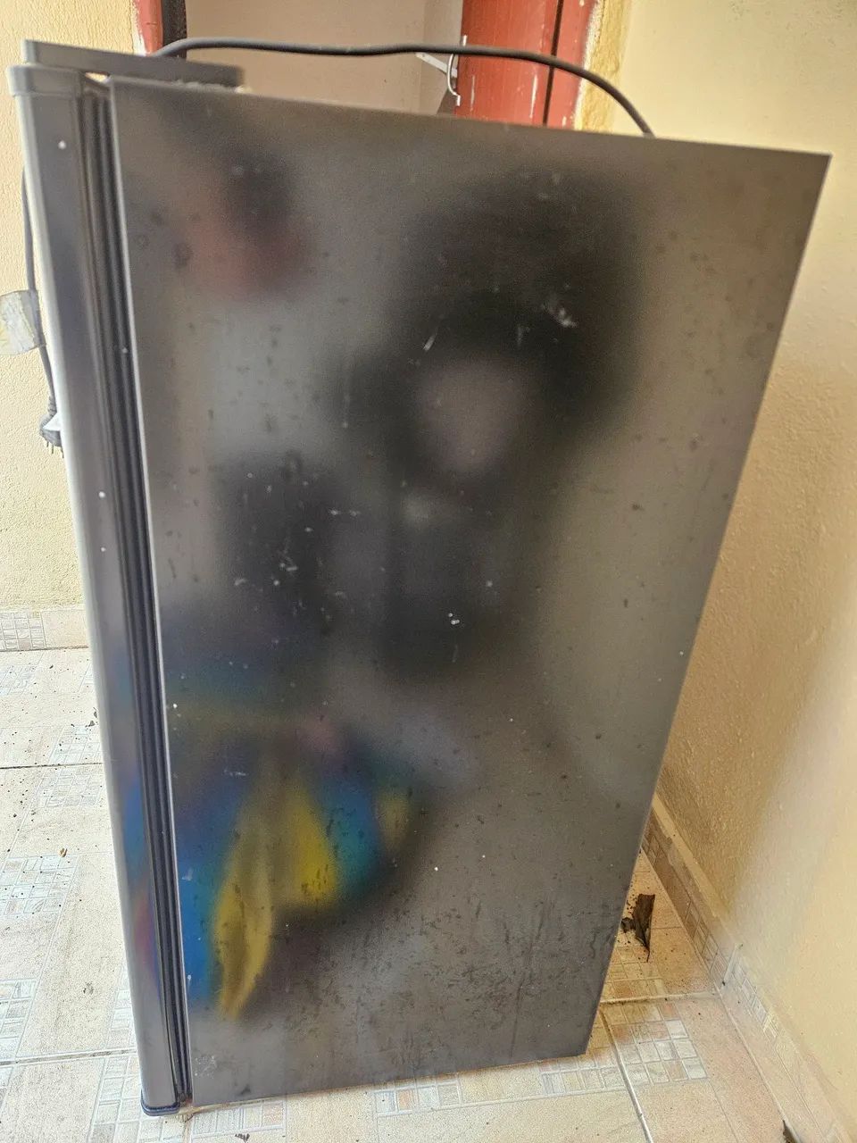 Frigobar Midea 93L Preto 127v - Foto 5