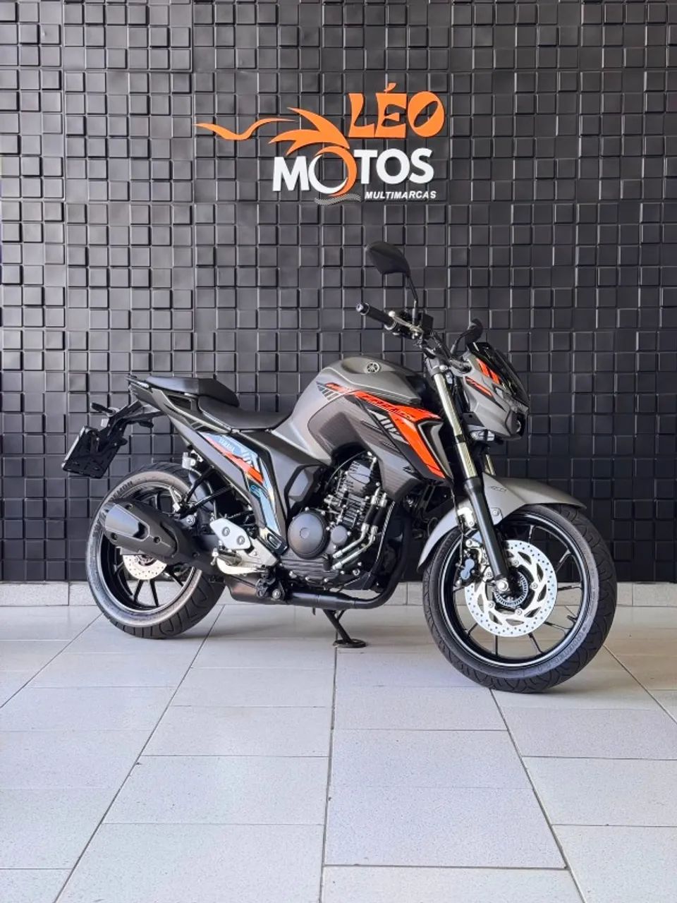 FAZER 250 2025 - BAIXO KM !!