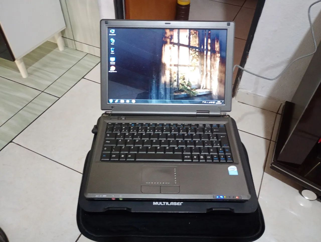Vende-se notebook Multilaser !