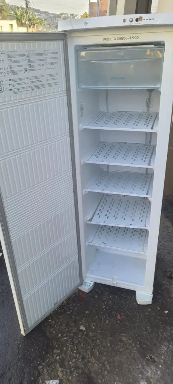 Freezer Electrolux 260L para congelamento funcionando  - Foto 3