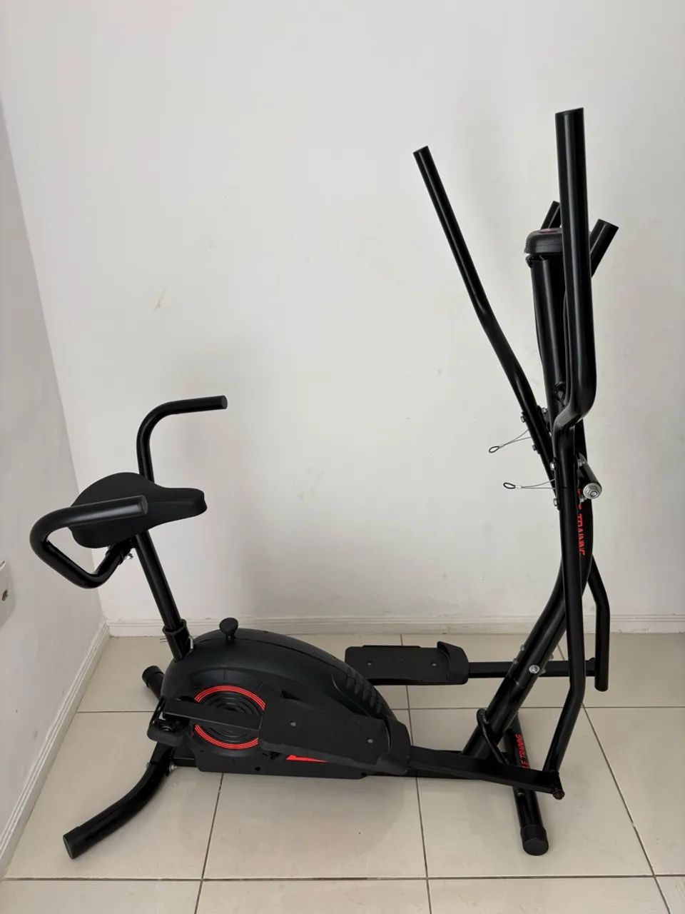 Elíptico e bicicleta ergométrica 