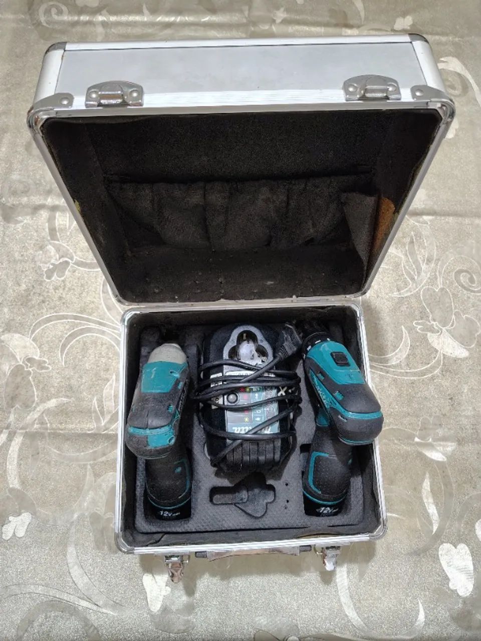 COMBO PARAFUSADEIRA FURADEIRA MAKITA - Foto 3