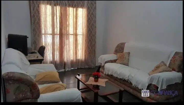 CASA COM 5 QUARTOS EM CAMPO GRANDE