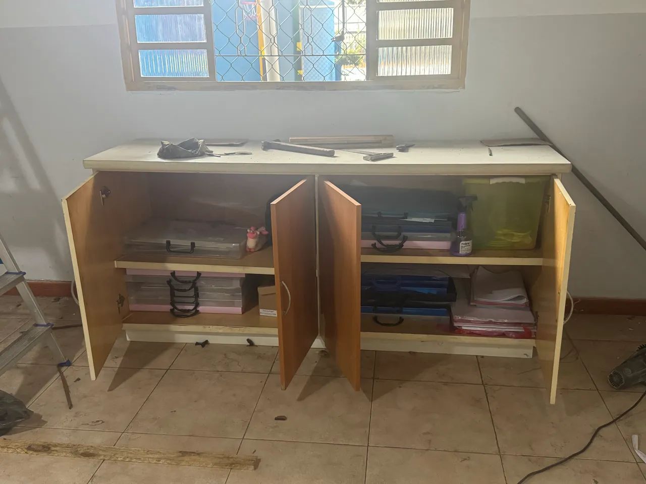  2 ARMÁRIOS DE MADEIRA À VENDA - Foto 2