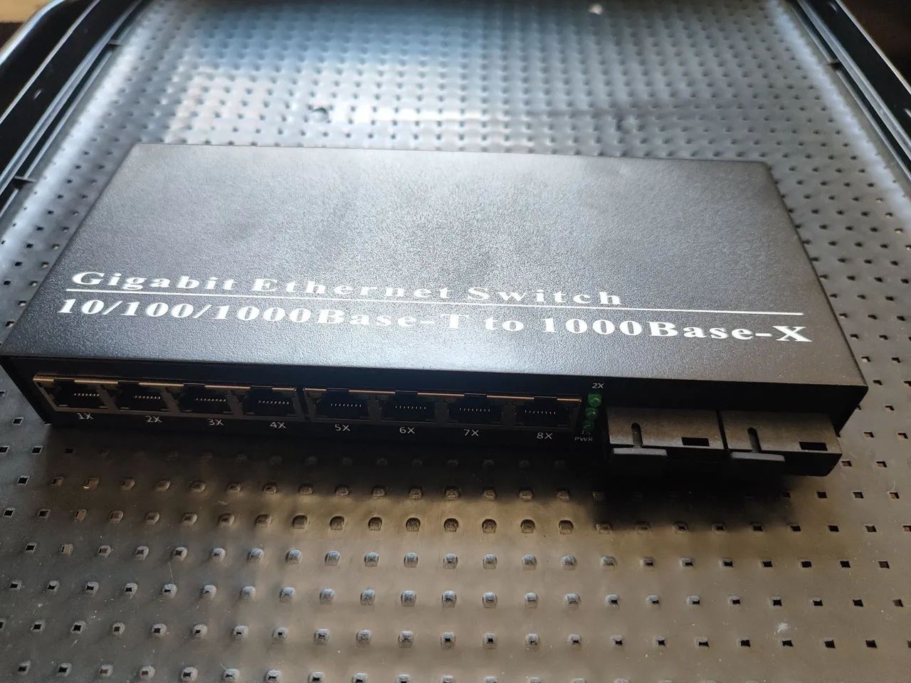 Switch Gigabit Ethernet (10/100/1000Base-T<br>1000Base-X) com - Foto 2